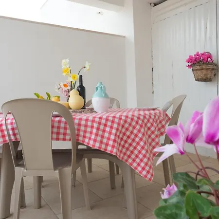 Holiday home I Trulli Di Mina - Trullo Girasole Locorotondo